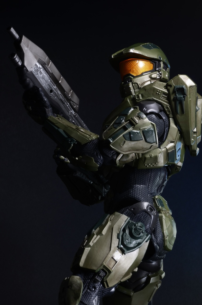 Illustration for article titled Deluxe 18" Master Chief Action Figure